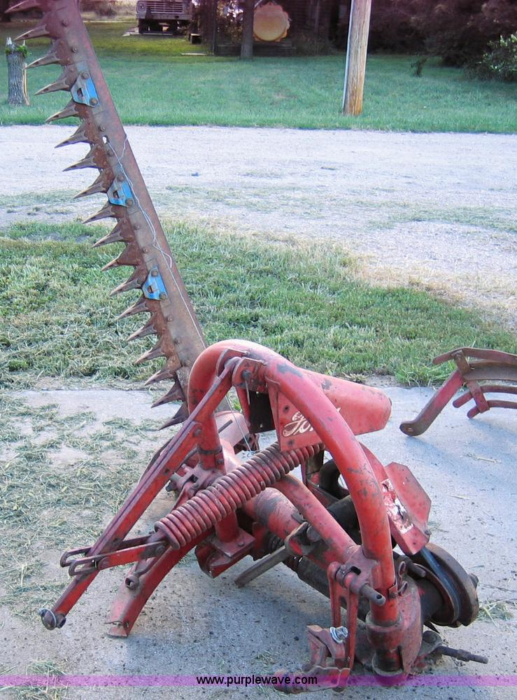 Attaching A Ford 501 Sickle Bar Mower To Kubota L4610 Tractor Orangetractortalks Everything 8973