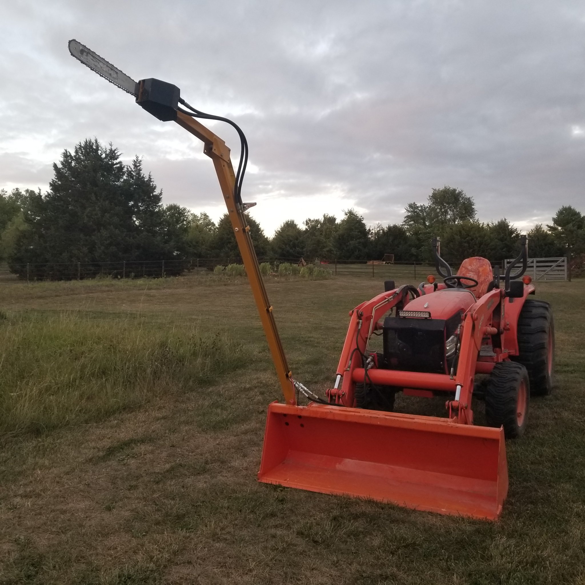 Hydraulic pole deals saw for tractor