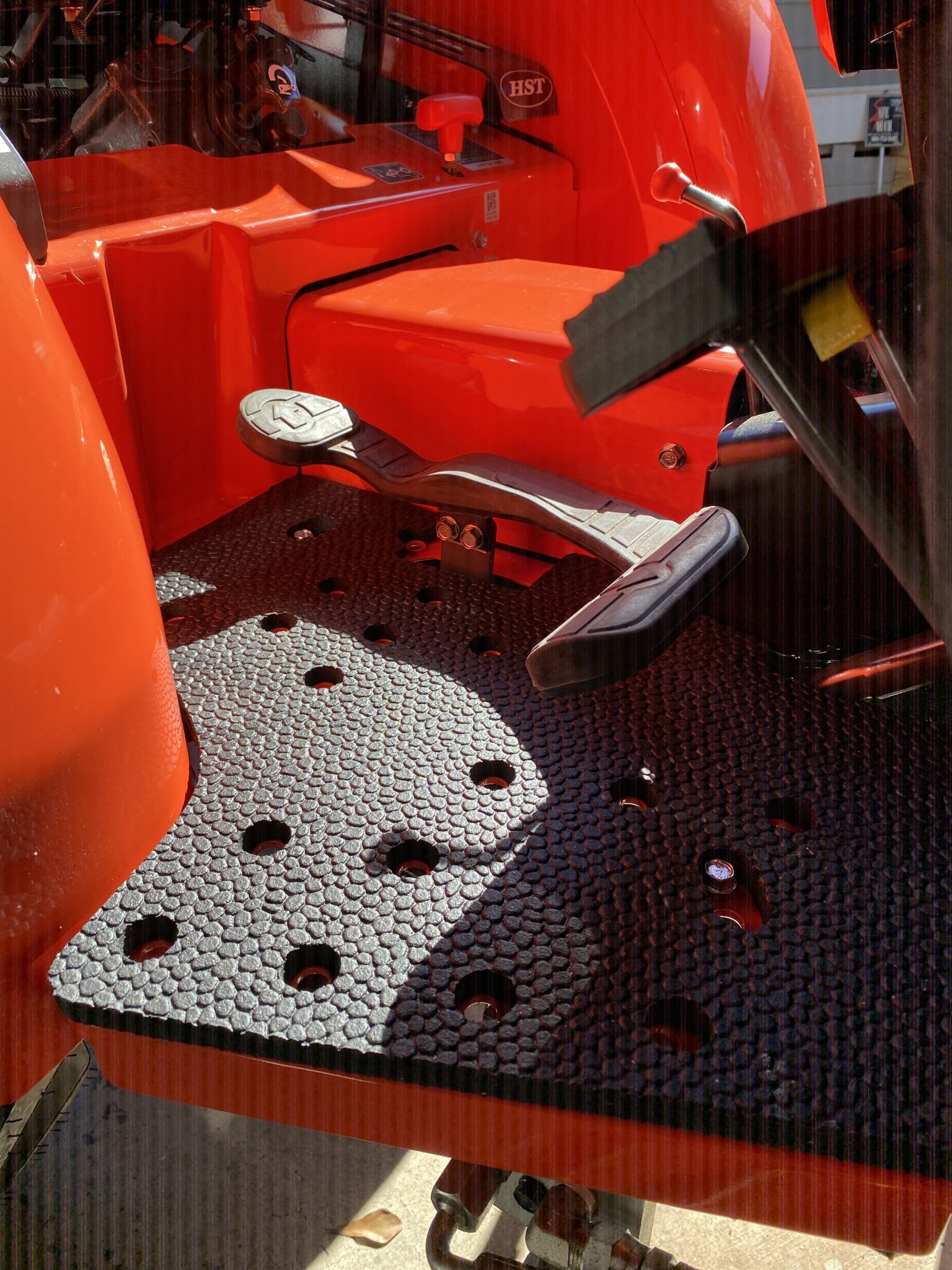 L2501 Floor Mats | OrangeTractorTalks - Everything Kubota