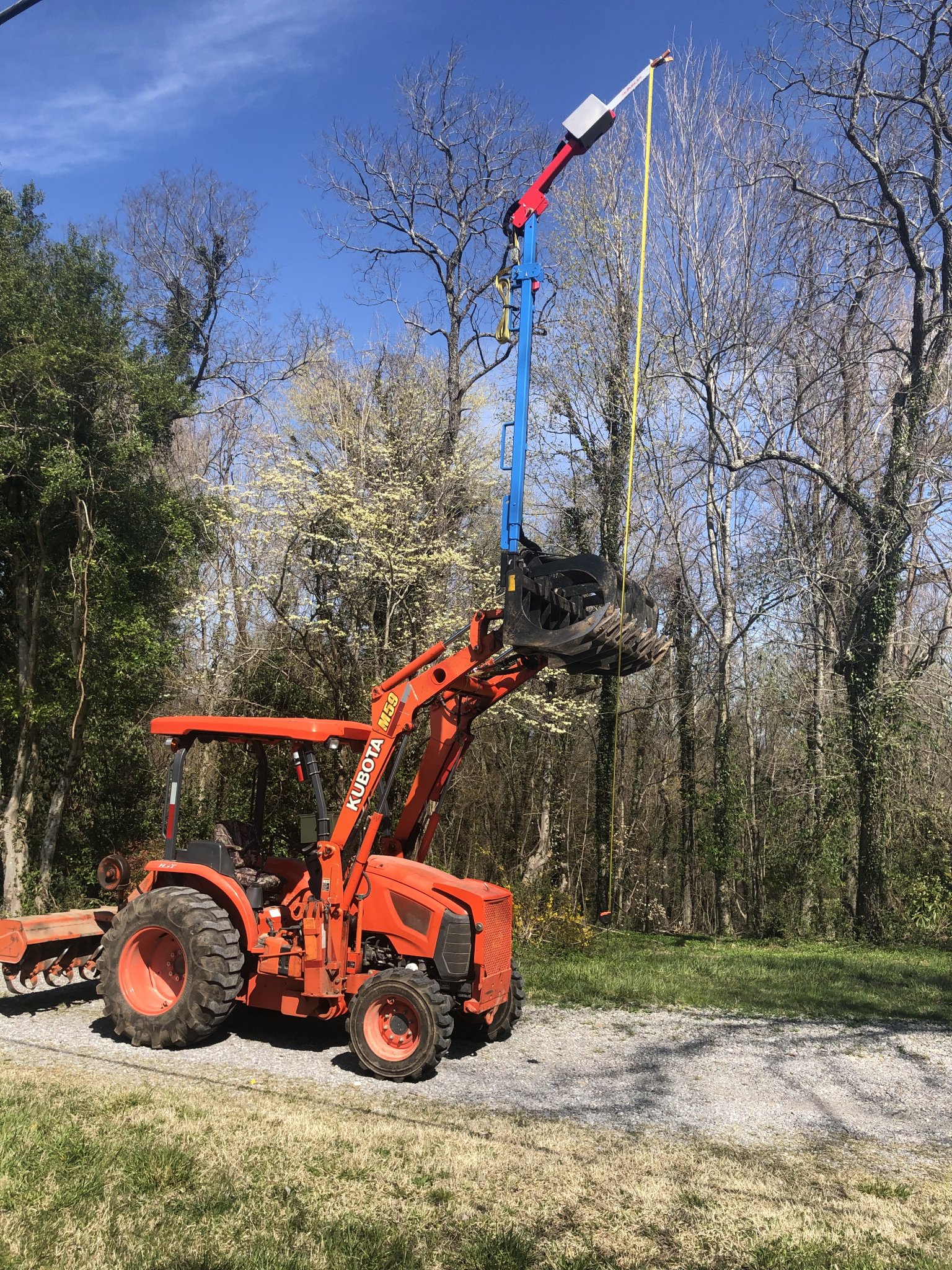 Hydraulic pole deals saw for tractor