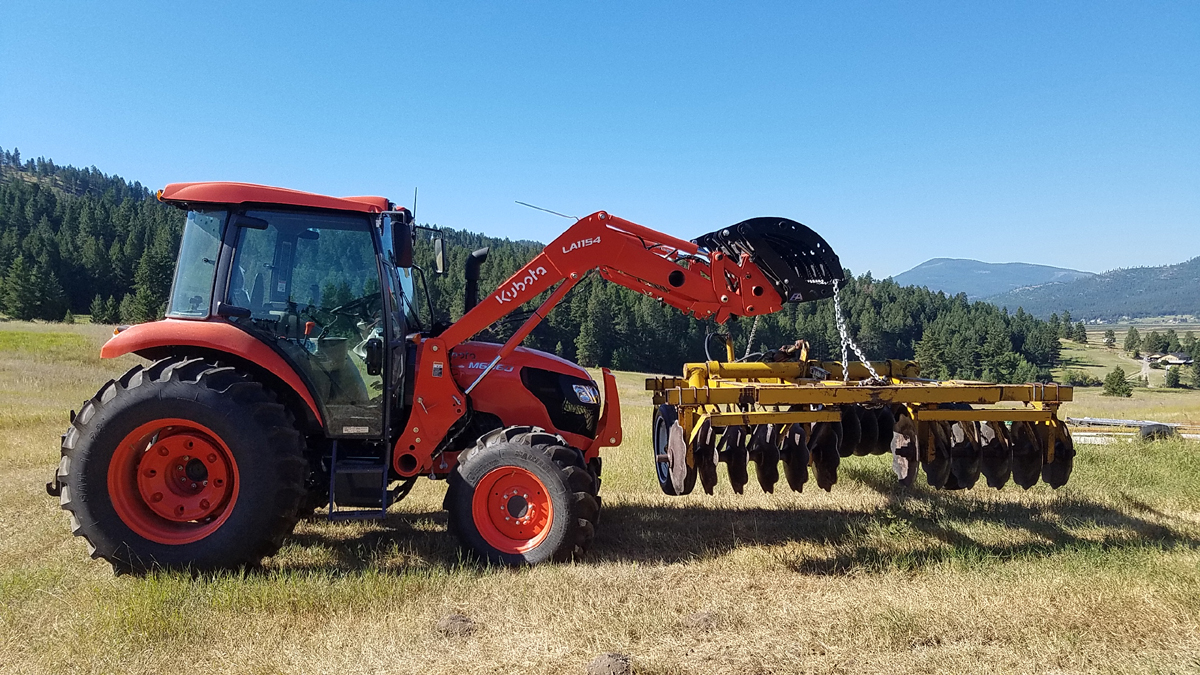 m6060_disc_harrow_02.jpg