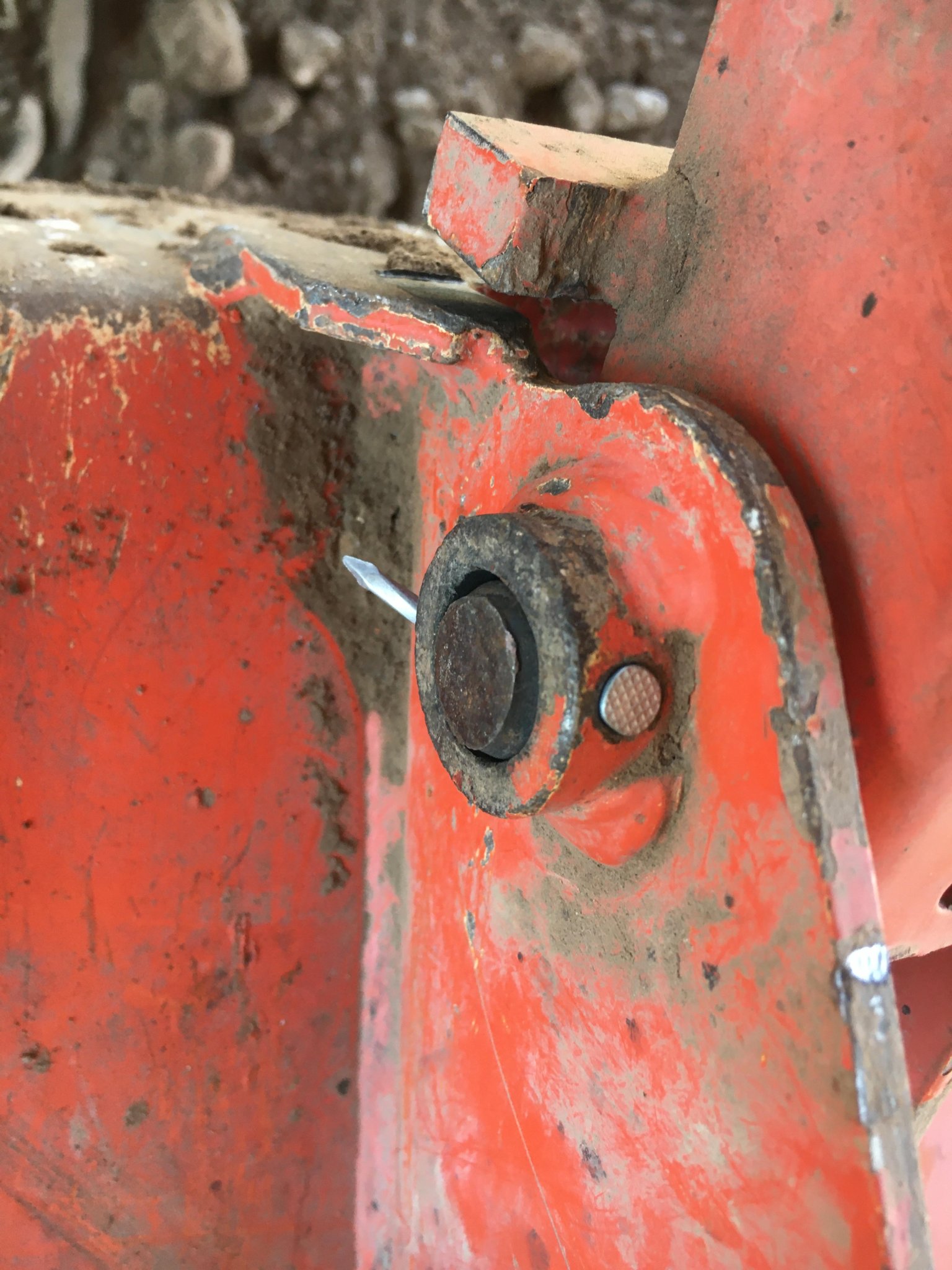 pneumatic grease gun not pushing grease, front bucket pin problem